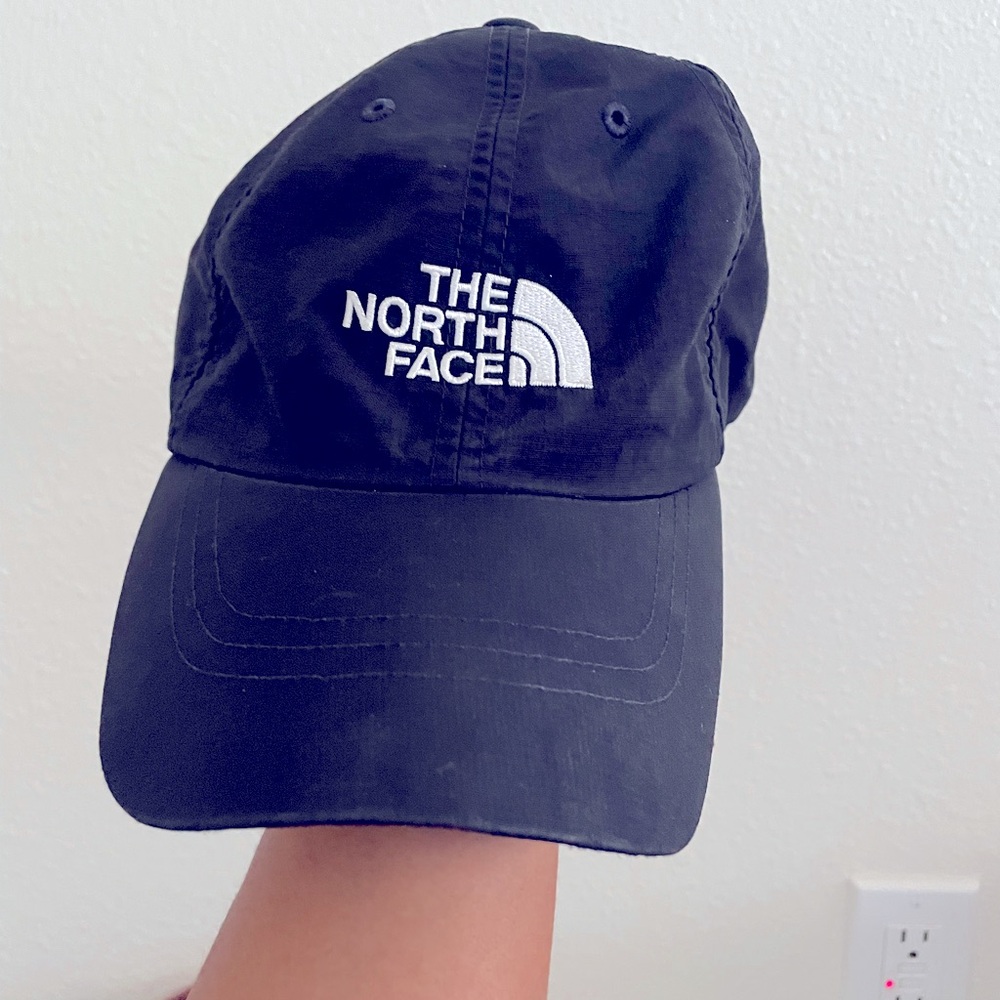northface hat cap black white horizon adult small strap back adjustable.